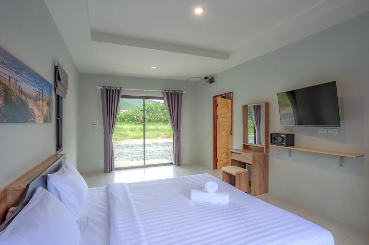 Malinee Resort Bang Tao Beach  Buitenkant foto