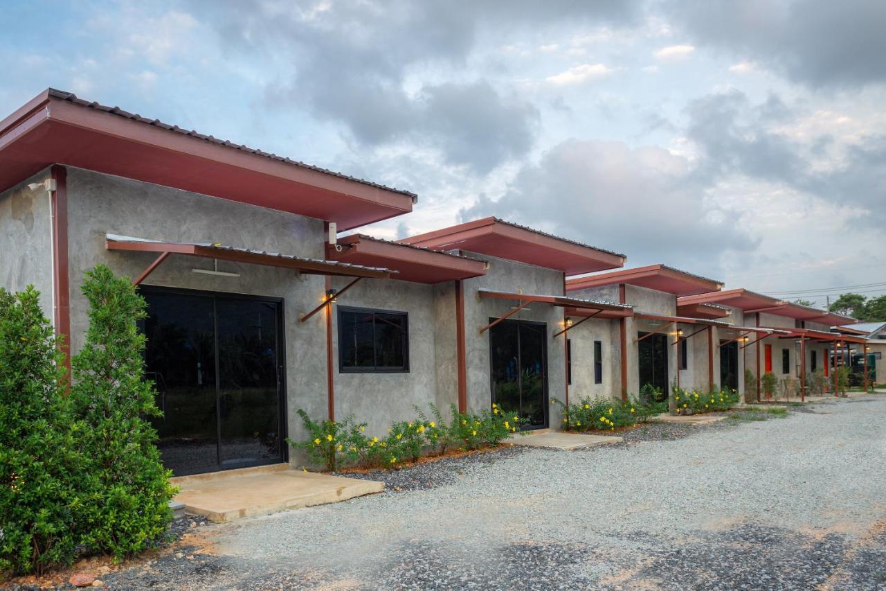 Malinee Resort Bang Tao Beach  Buitenkant foto